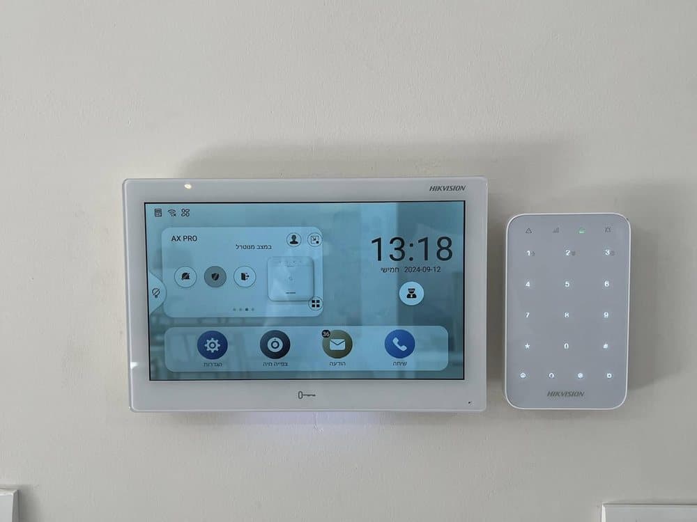 מערכת אינטרקום חכמה עם צג מגע וקודן אזעקה — YR.Fiber